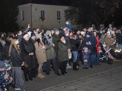 Rozsvěcení vánočního stromku (8)